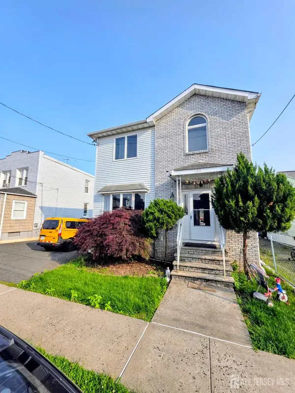 -126 Holly Street, Port Reading, NJ 07064