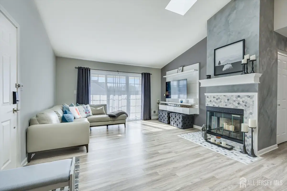 -92 Albury Way, North Brunswick, NJ 08902 - Image #1