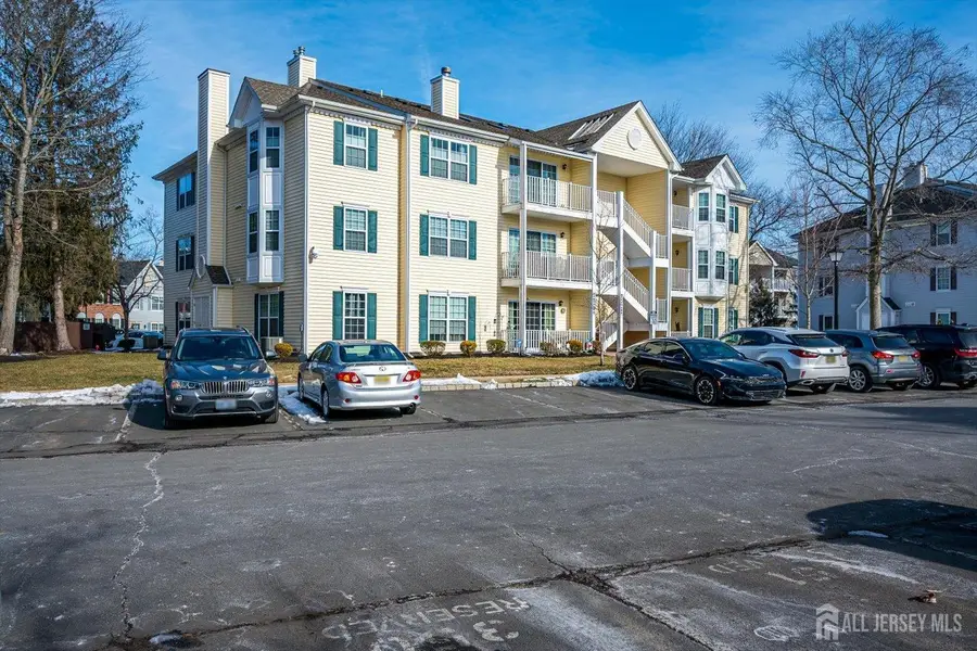 -92 Albury Way, North Brunswick, NJ 08902 - Image #3