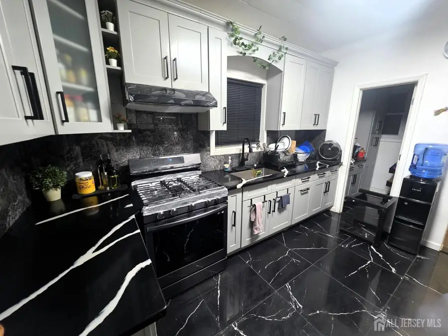 -11 W 12th Street W, Linden, NJ 07036 - Image #3