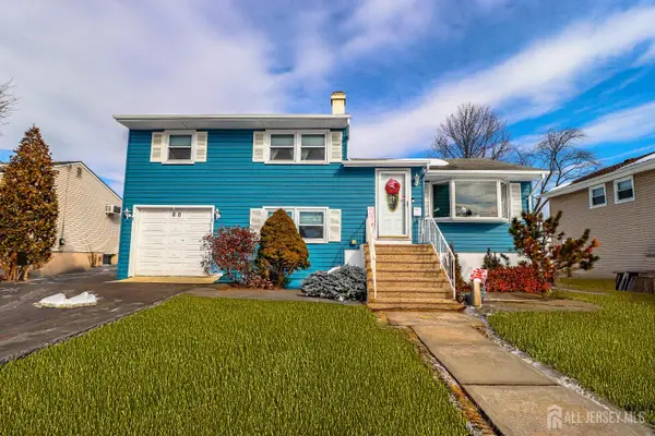 -20 Alastair Place, Colonia, NJ 07067