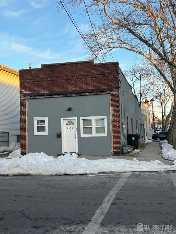 -206 SW Sherman Street, Perth Amboy, NJ 08861