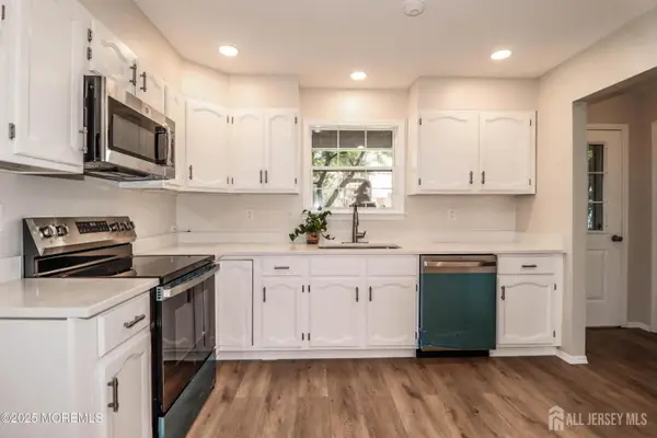 -8 Benjamin Franklin Drive, Monroe, NJ 08831