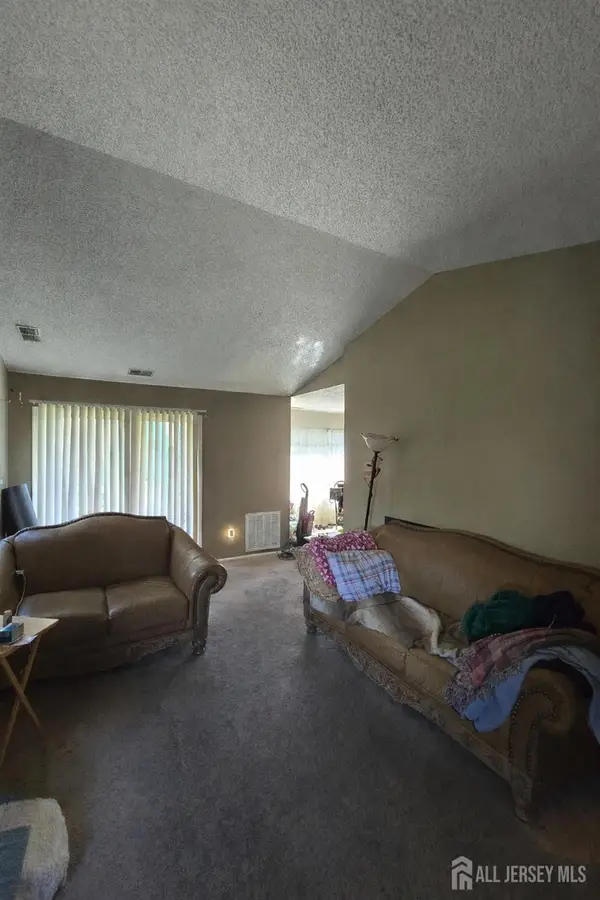 -50 Tanglewood Court, South Brunswick, NJ 08852