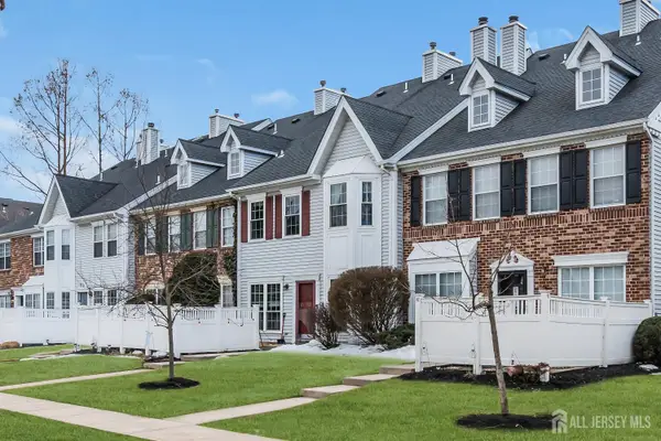 -40 Kingston Run, North Brunswick, NJ 08902