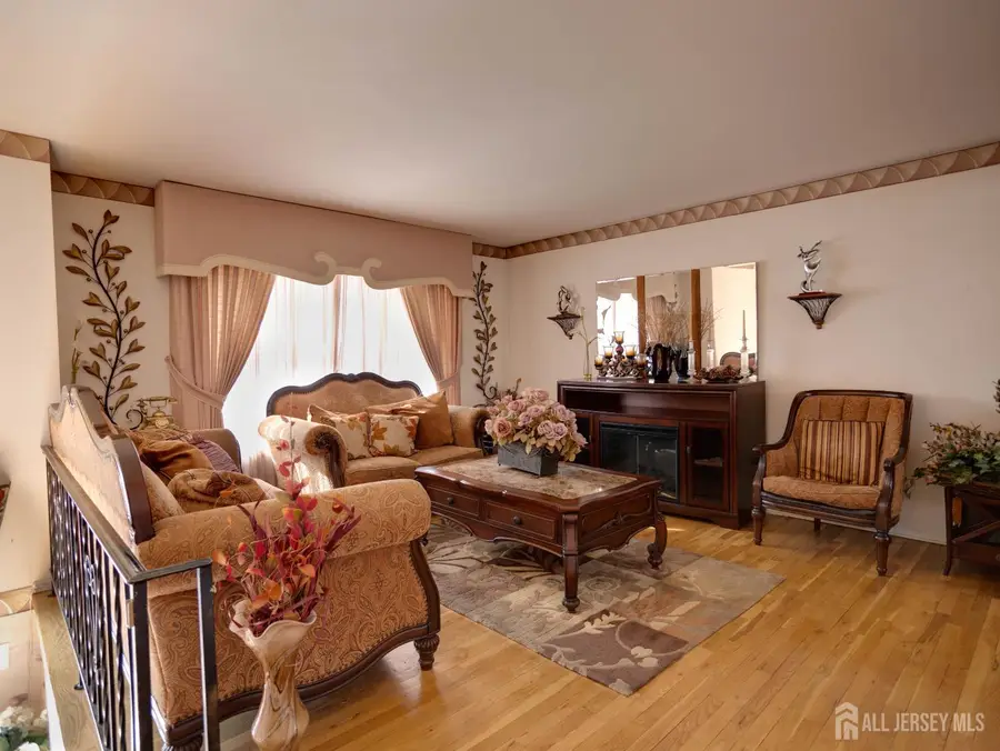 -15 E Walnut Street, Colonia, NJ 07067 - #3