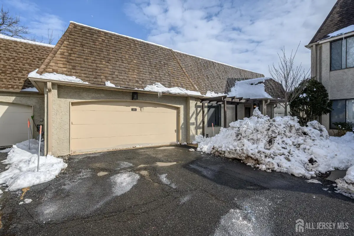 -35 Carriage Place, Edison, NJ 08820 - #1