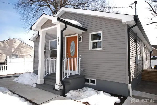 -824 Drake Avenue, Middlesex, NJ 08846