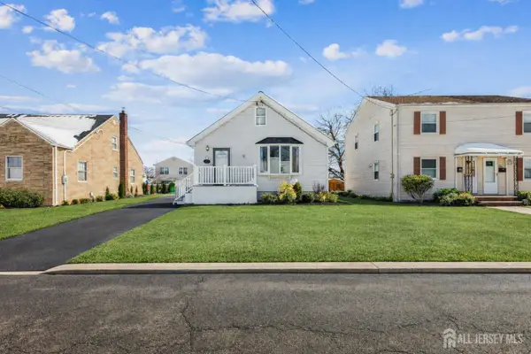 -584 Garden Avenue, Woodbridge Proper, NJ 07095