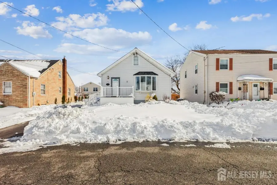 -584 Garden Avenue, Woodbridge, NJ 07095 - #2