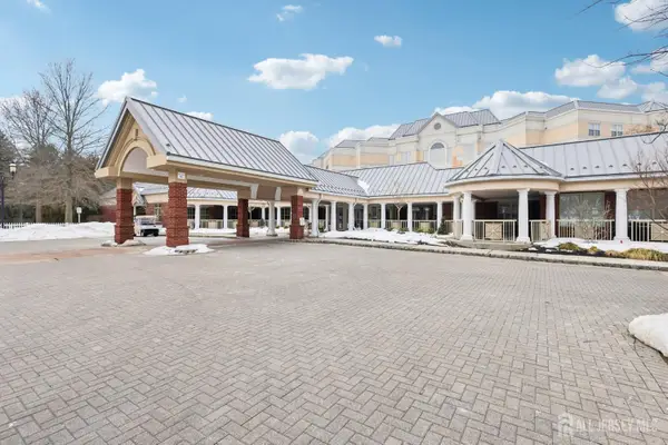 -2202 Windrow Drive, Middlesex, NJ 08540