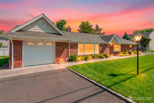 -786 Wood Avenue, Colonia, NJ 07067