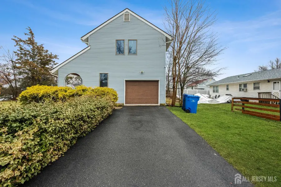 -18 Erik Drive, North Brunswick, NJ 08902 - #2