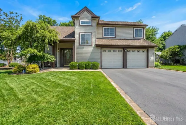-19 Cherrywood Drive, Piscataway, NJ 08854