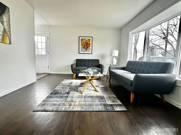 -24 Susan Lane, East Brunswick, NJ 08816