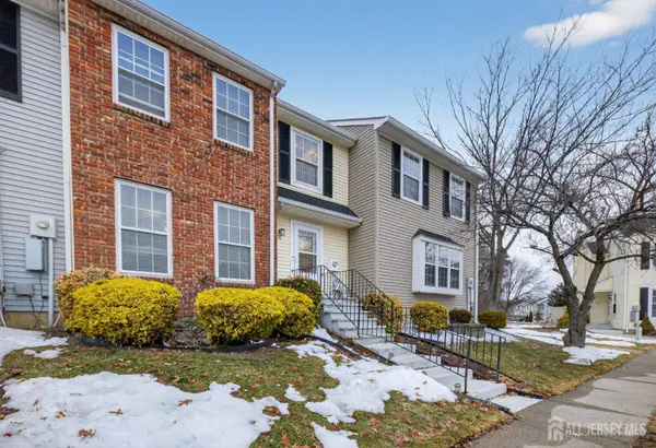 -51 Lantern Lane, Sayreville, NJ 08872