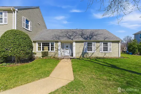 -25 E Rossmoor Drive, Monroe, NJ 08831