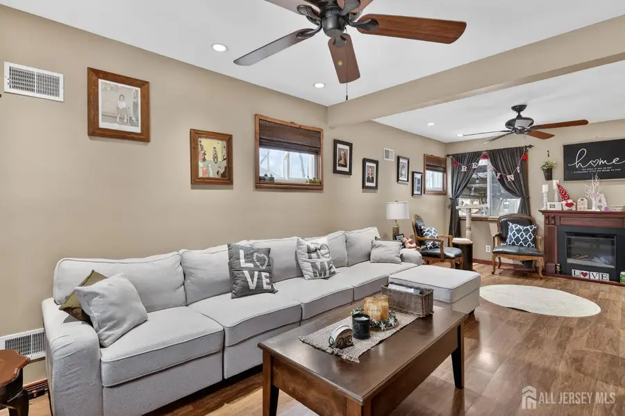 -9 Diamond Court, East Brunswick, NJ 08816 - #3