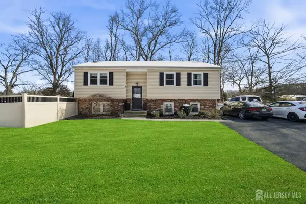 -8 Malsbury Lane, Plumsted, NJ 08514