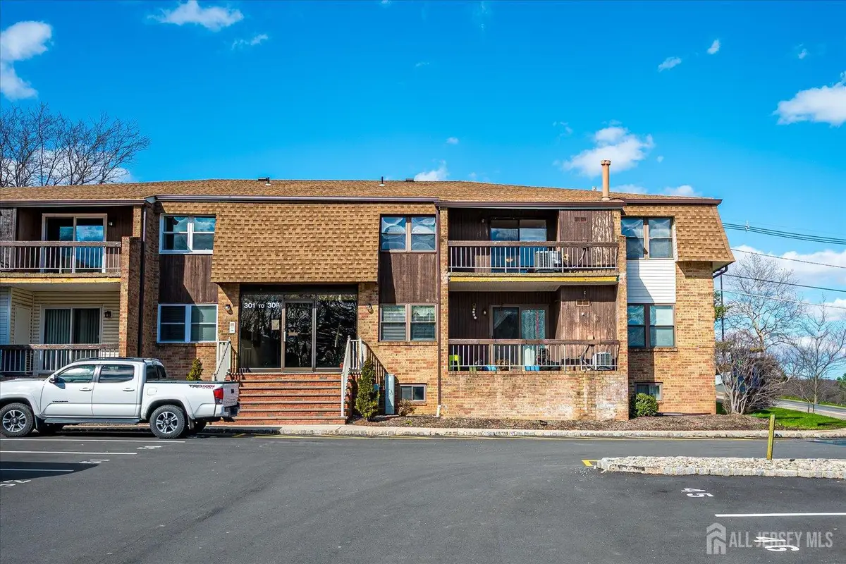 -305 Sharon Garden Court, Woodbridge, NJ 07095 - #1