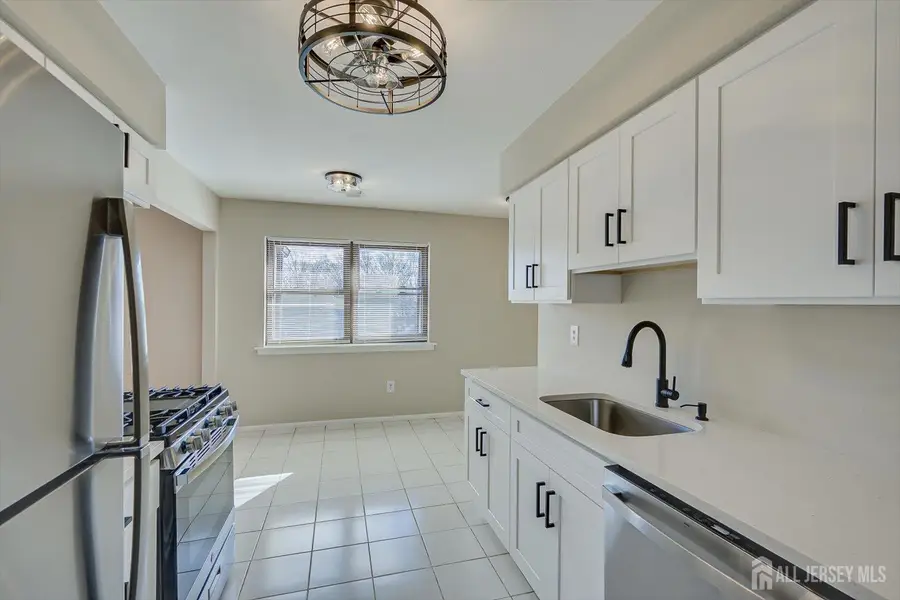 -305 Sharon Garden Court, Woodbridge, NJ 07095 - #3
