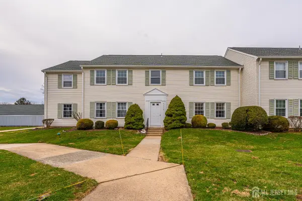 -217 Mayflower Way #B, Jamesburg, NJ 08831