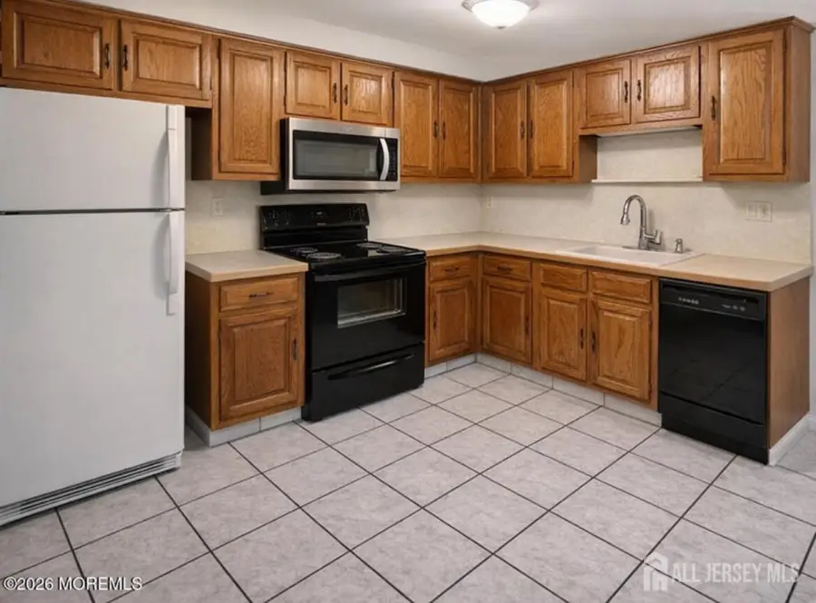 -315 Wellington Place, Aberdeen, NJ 07747 - #2