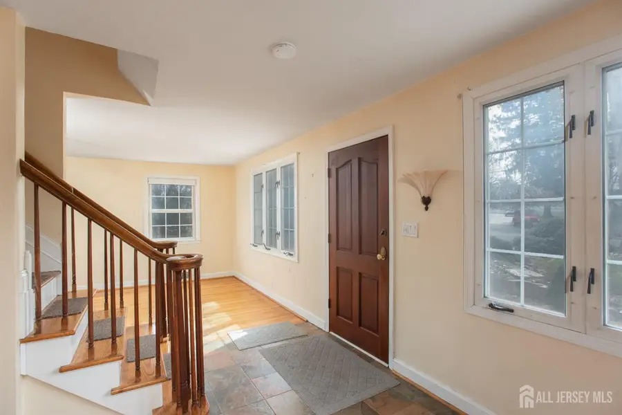 -6 South Drive, East Brunswick, NJ 08816 - #3