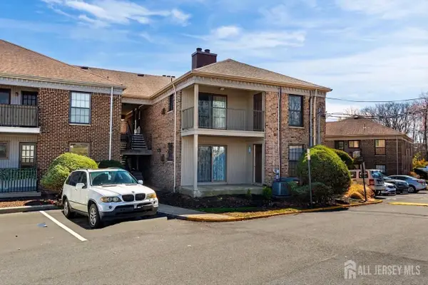 -323 Gill Lane #12R, Iselin, NJ 08830