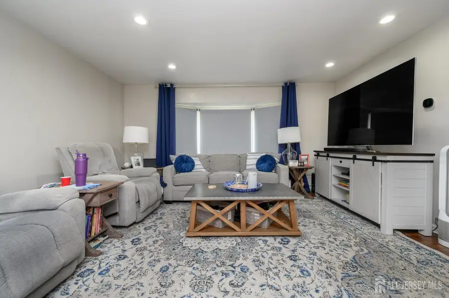 -42 Sefton Circle, Piscataway, NJ 08854 - #3