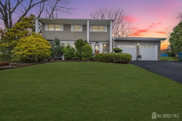 -12 Avon Way, Sayreville, NJ 08859