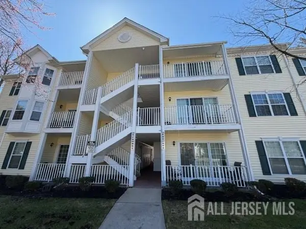 -89 Albury Way, North Brunswick, NJ 08902