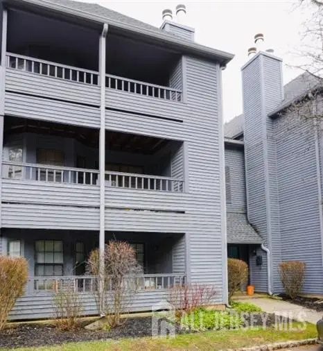 -809 Woodhaven Drive, Edison, NJ 08817