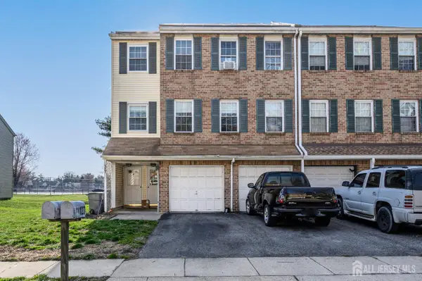 -127 Chaucer Road, Mount Laurel, NJ 08054