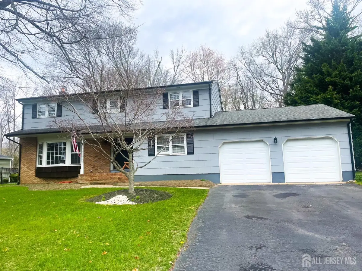 -8 Queens Place, Old Bridge, NJ 08857 - #1