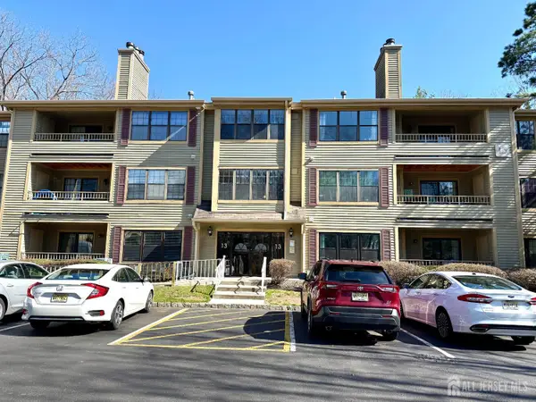 -1305 Stoneridge Circle, Helmetta, NJ 08828