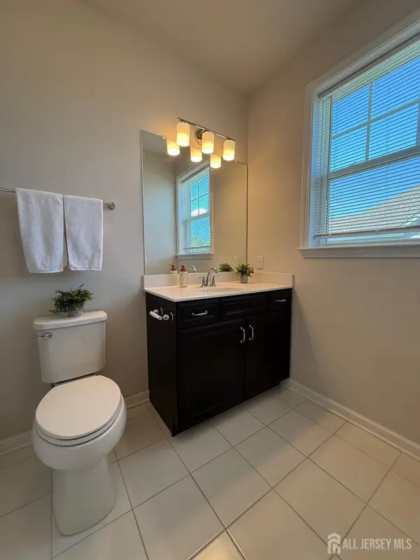 -302 Dickson Court, Highland Park, NJ 08904