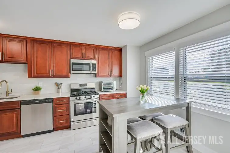 -2 Highview Drive, Woodbridge, NJ 07095 - #3