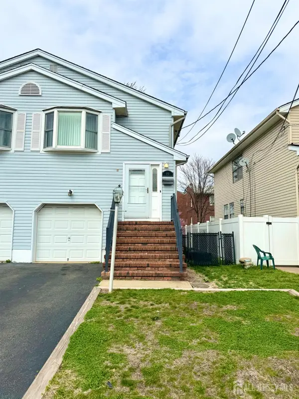 -10 Holmes Street, Carteret, NJ 07008