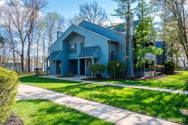 -502 Woodhaven Drive, Edison, NJ 08817