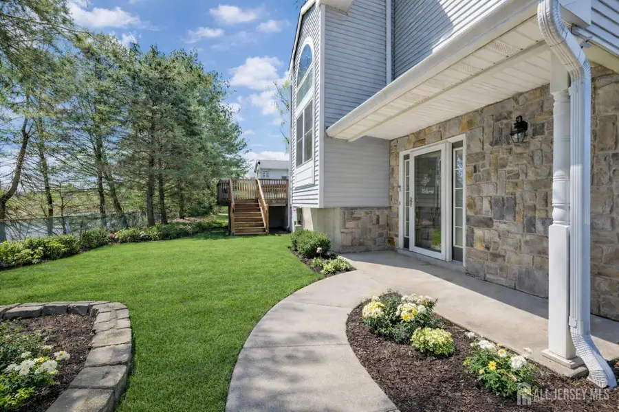 -44 Rozalyn Lane, Laurence Harbor, NJ 08879 - #3