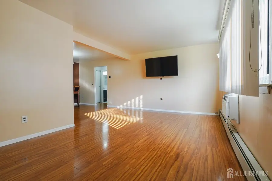 -733 Cricket Lane, Woodbridge, NJ 07095 - #3