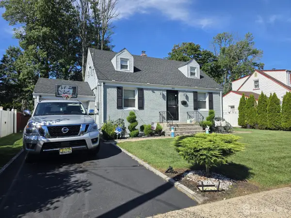 -382 Douglas Road, Roselle, NJ 07203