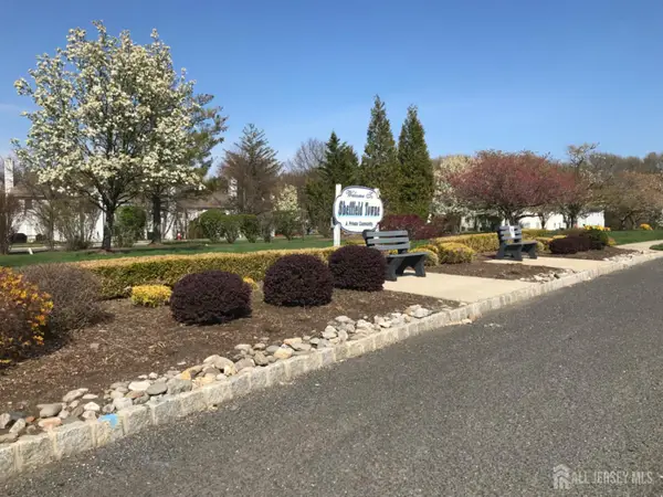 -7 Sierra Court, Sayreville, NJ 08872