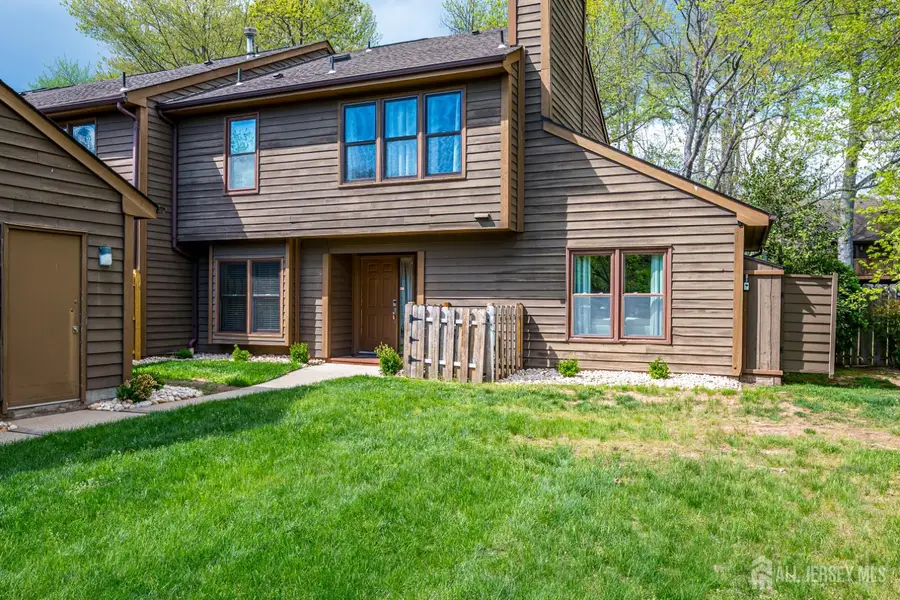 -138 Oakmont Court, Edison, NJ 08820 - #2