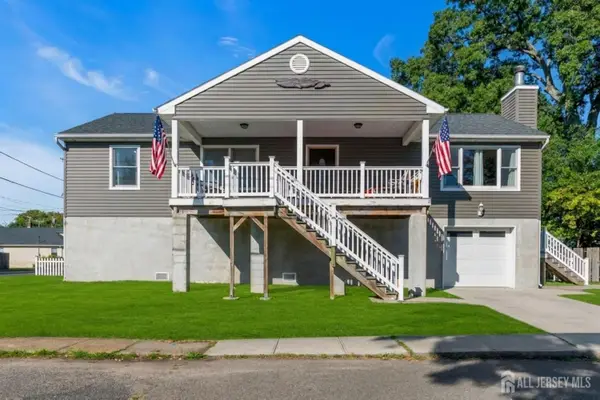 -11 Beechwood Avenue, Keansburg, NJ 07734