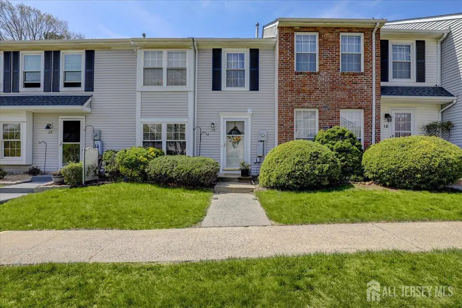 -19 W Byrnes Lane, Sayreville, NJ 08872 - #3