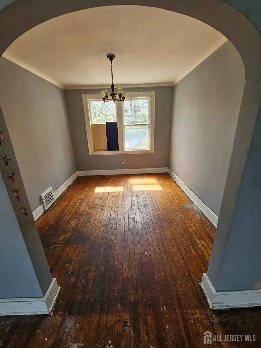 -6 Lufberry Avenue, New Brunswick, NJ 08901 - #3