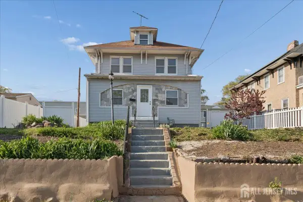 -109 E 6 Avenue, Roselle, NJ 07203