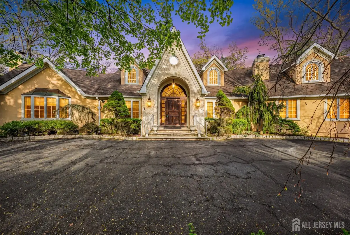 -8 Crommelin Court, East Brunswick, NJ 08816 - #1